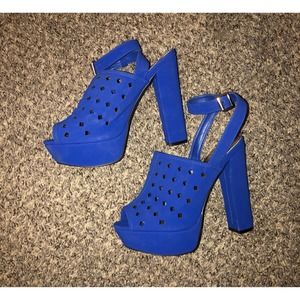 NWOT Size 10 Blue 5.5" Platforms